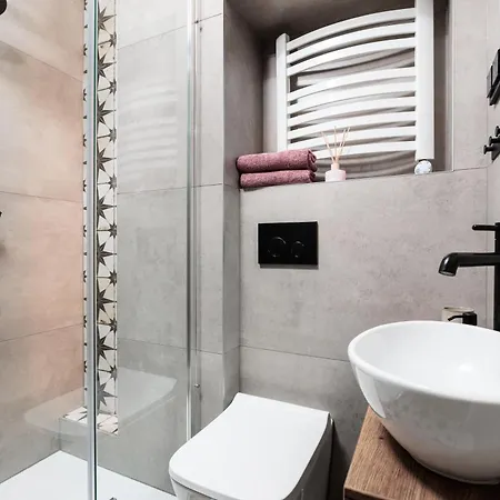 The Vitrail - By Upstairs Apartmán