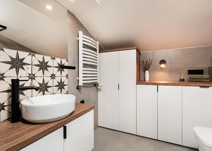 아파트 The Vitrail - By Upstairs *