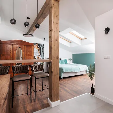 公寓 The Vitrail - By Upstairs *