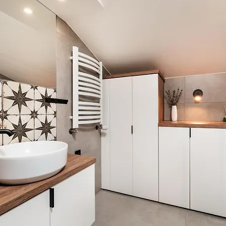 公寓 The Vitrail - By Upstairs *