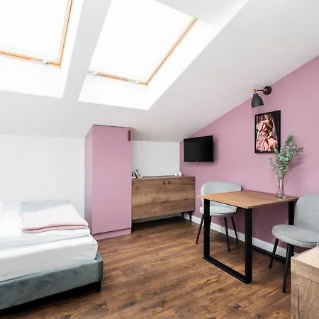 The Vitrail - By Upstairs Daire Krakow