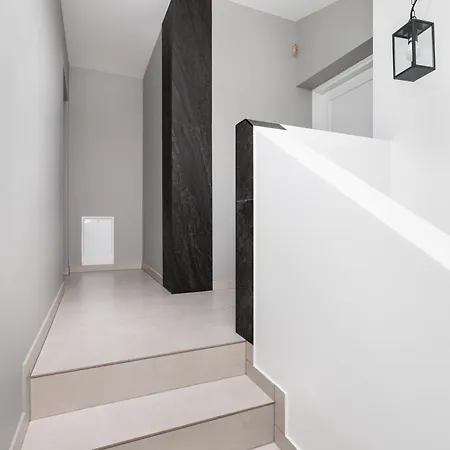 The Vitrail - By Upstairs 克拉科夫