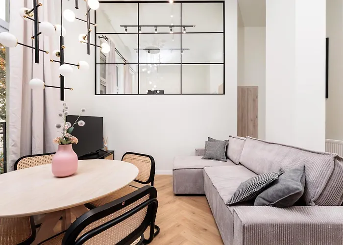 The Vitrail - By Upstairs * Cracovia